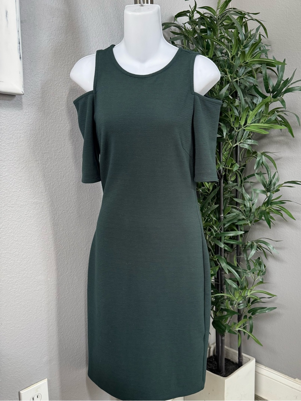 H & M Cold-Shoulder Sheath Dress in Dark Green